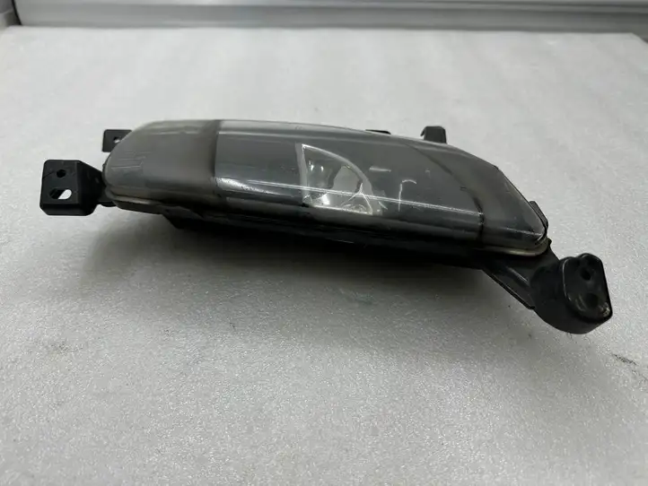Tesla Model S (2012 - 2016) 102401800A Передняя противотуманная фара — фото 15