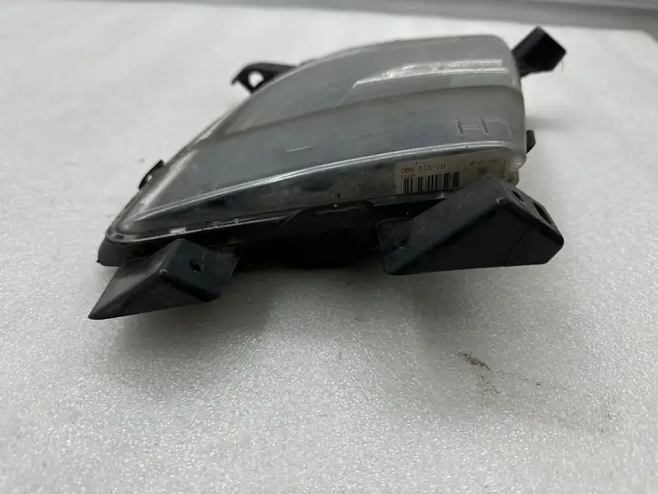 Tesla Model S (2012 - 2016) 102401800A Передняя противотуманная фара — фото 19