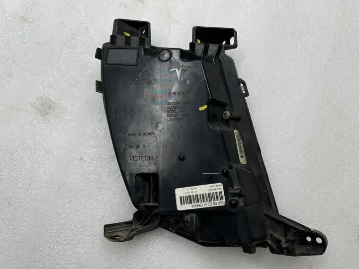 Tesla Model S (2012 - 2016) 102401800A Передняя противотуманная фара — фото 20