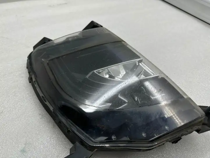 Tesla Model S (2012 - 2016) 102401900A Передняя противотуманная фара — фото 13