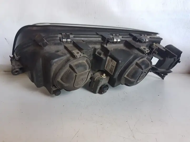 Volvo S80 (1998 - 2004) 8678547 Передняя фара — фото 3