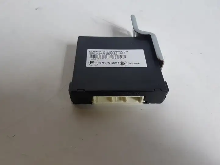 Toyota Prius (XW20) (2003 - 2009) 8978047030 Блок иммобилайзера — фото 2