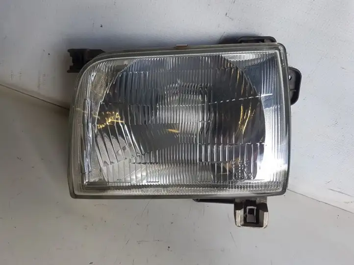 Nissan Navara D22 (1997 - 2004) 11024718 Передняя фара — фото 1