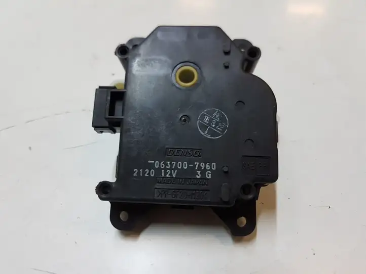 Toyota Prius (XW20) (2003 - 2009) 0637007960 Двигатель задвижки потока воздуха — фото 1