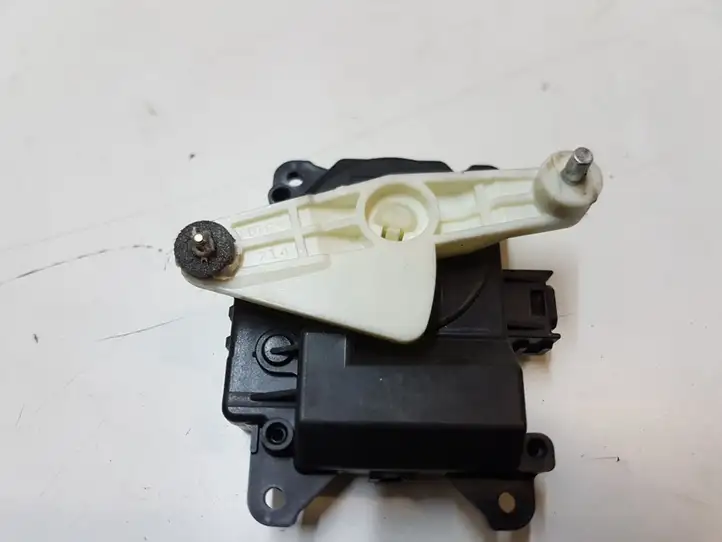 Toyota Prius (XW20) (2003 - 2009) 0637007960 Двигатель задвижки потока воздуха — фото 2