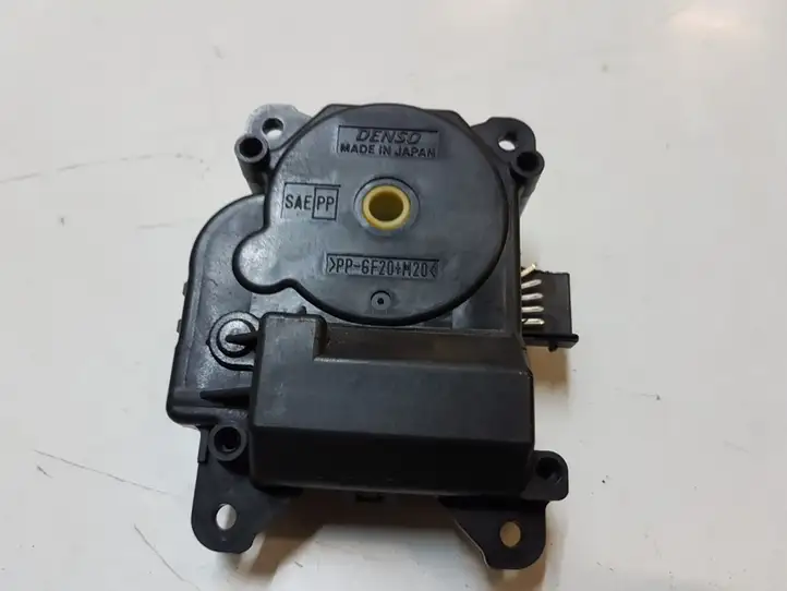 Toyota Prius (XW20) (2003 - 2009) 0637007440 Двигатель задвижки потока воздуха — фото 2