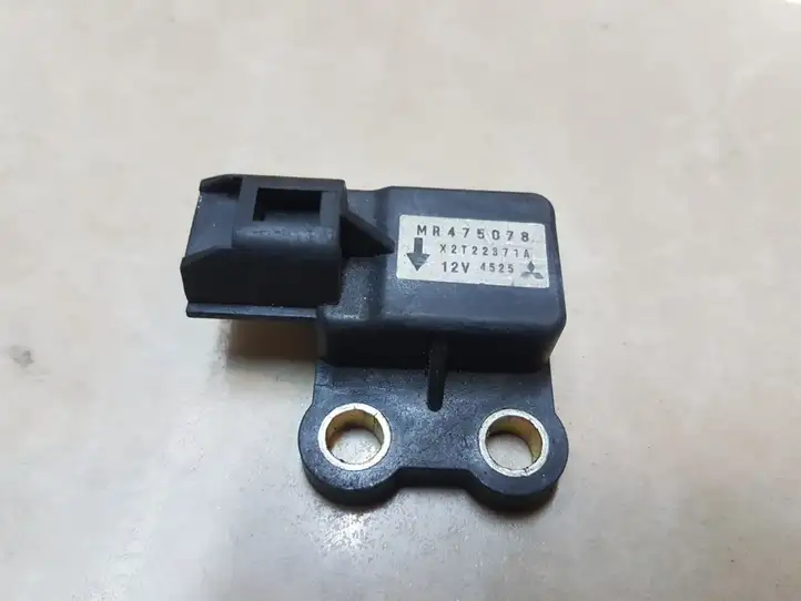 Mitsubishi Pajero Sport I (1996 - 2004) MR475078 Датчик удара SRS — фото 1