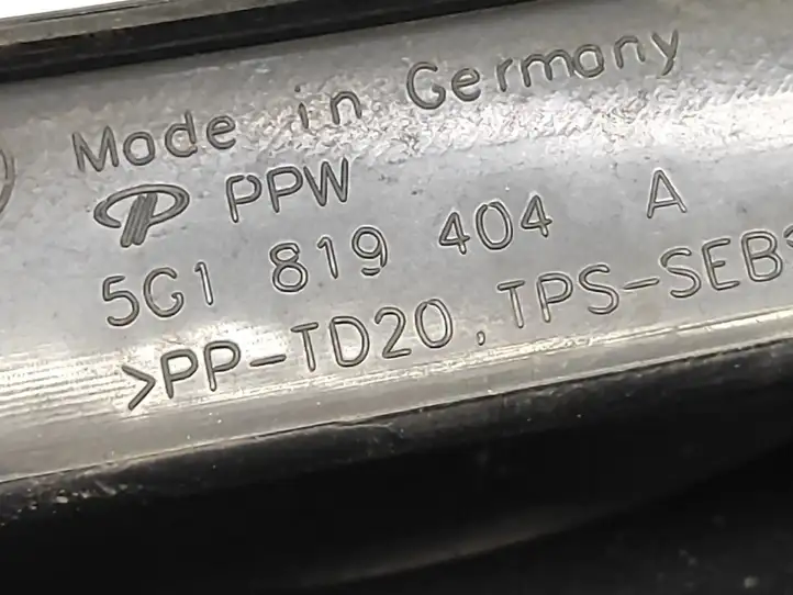 Volkswagen Golf VII (2013 - 2019) 5G1819404A Жабо стеклоочистителей — фото 6