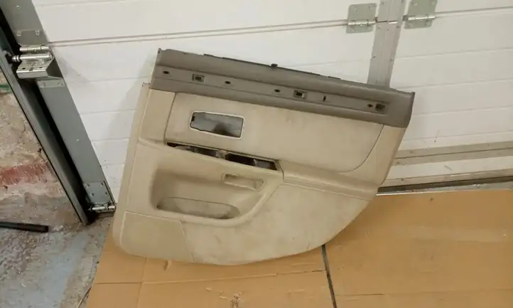 Audi A8 S8 D2 4D (1999 - 2002) 361128577 Прочая отделка задней двери — фото 1