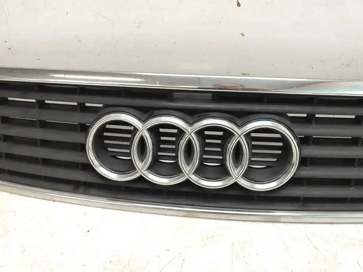 Audi A8 S8 D2 4D (1999 - 2002) 4D0853651N Верхняя решетка радиатора — фото 4