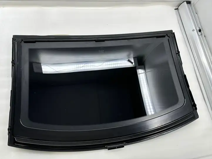 Tesla Model S (2016 - 2021) 43R000357 Панорамная крыша / стеклянный люк — фото 6