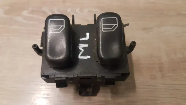 Mercedes-Benz ML W163 (1997 - 2005) 1638201110 Блок кнопок стеклоподъемников — фото 1