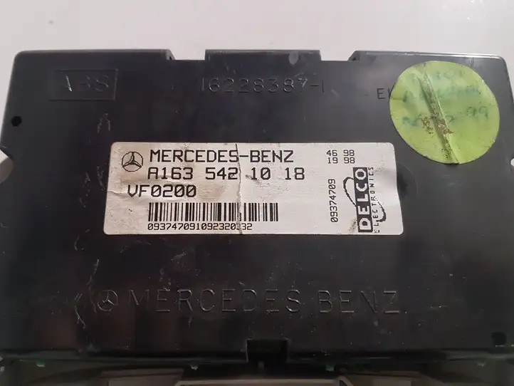 Mercedes-Benz ML W163 (1997 - 2005) VF0200 Передняя подсветка — фото 3