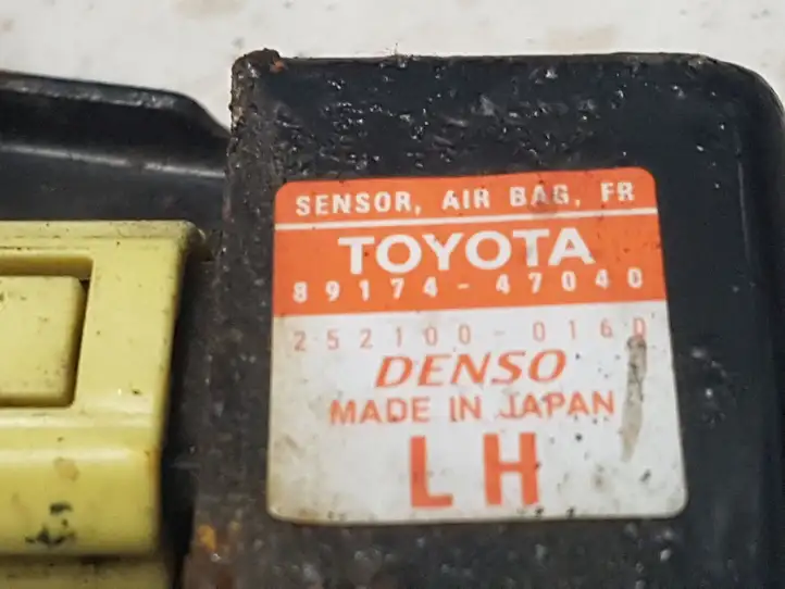 Toyota Prius (XW20) (2003 - 2009) 8917447040 Датчик удара SRS — фото 1