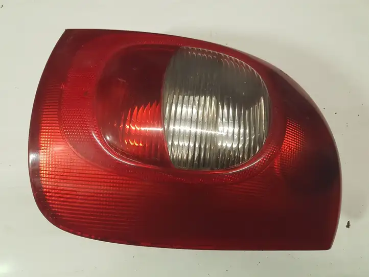 Citroen Xsara Picasso (1999 - 2012) 9631563980 Задний фонарь в кузове — фото 1