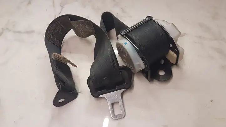 Mitsubishi Pajero (1999 - 2003) 0429072 Задний ремень безопасности — фото 2