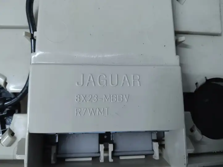 Jaguar XJ X351 (2009 - 2019) C2D17218NUG Передняя подсветка — фото 2