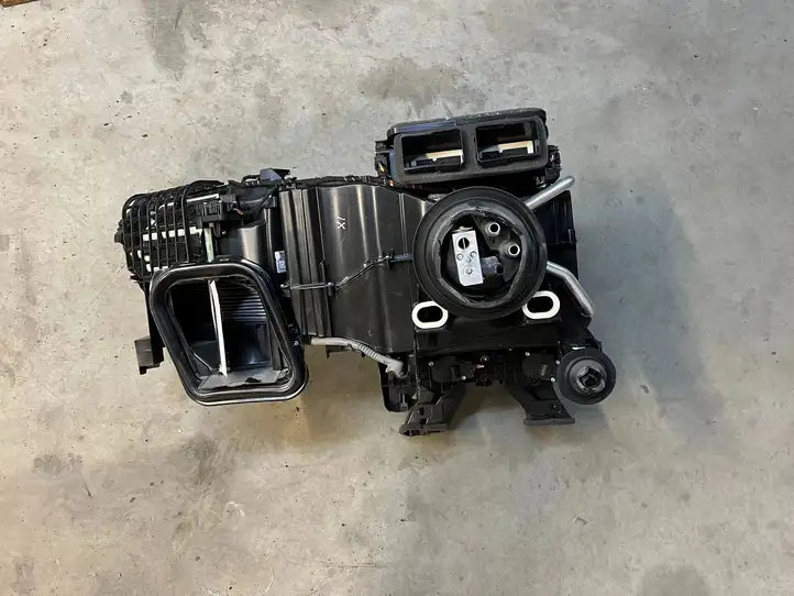 BMW iX (2021 - ) 5A2BAB9 Комплект системы вентиляции салона — фото 1