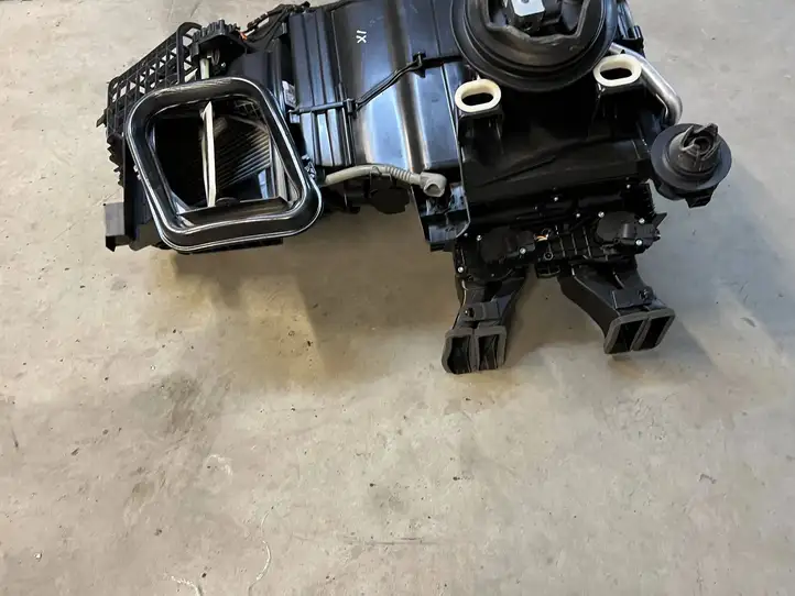 BMW iX (2021 - ) 5A2BAB9 Комплект системы вентиляции салона — фото 3