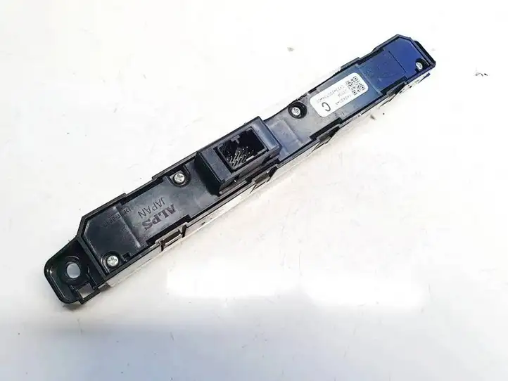 Jaguar XF (2007 - 2015) CX2313D734CC Включатель аварийных фонарей — фото 3