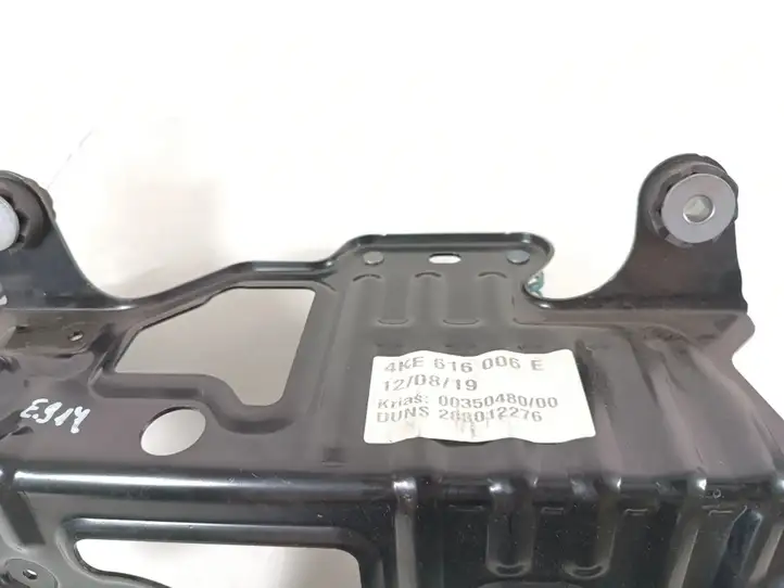 Audi e-tron (2018 - ) 4KE616006E Кронштейн пневмокомпрессора — фото 2
