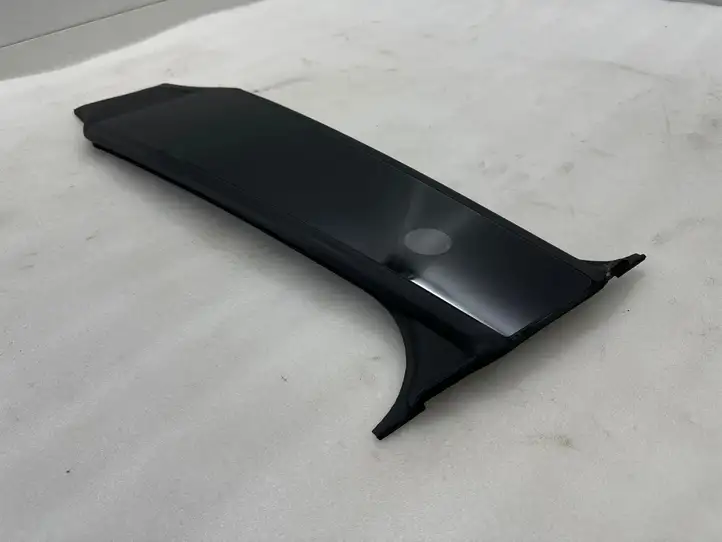 Tesla Model Y (2019 - 2024) 151625500E Наружная накладка стойки B — фото 2