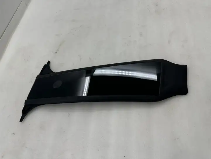 Tesla Model Y (2019 - 2024) 151625500E Наружная накладка стойки B — фото 4
