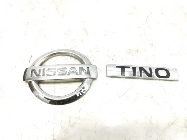 Nissan Almera (2000 - 2006) 84890BU700 Эмблема производителя — фото 1