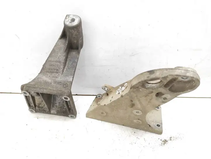 BMW Z4 E85 E86 (2002 - 2008) 22111094697 Кронштейн двигателя — фото 5