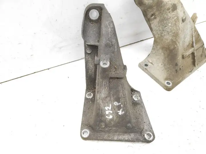 BMW Z4 E85 E86 (2002 - 2008) 22111094697 Кронштейн двигателя — фото 7
