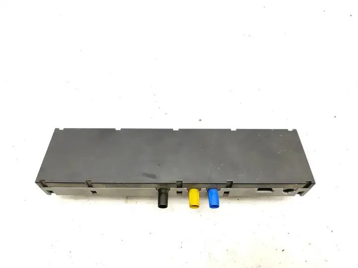 BMW Z4 E85 E86 (2002 - 2008) 65206912817 Усилитель антенны — фото 4