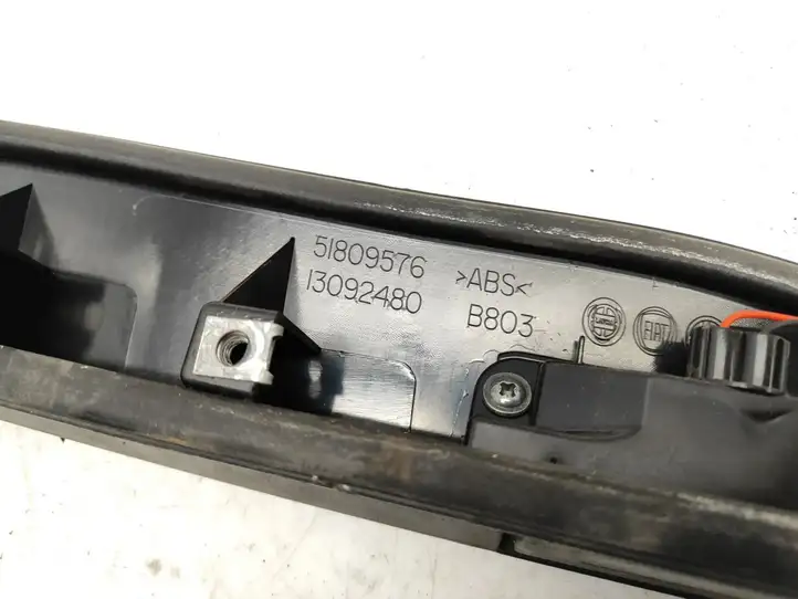 Lancia Delta (2008 - 2014) 51809576 Подсветка номера — фото 2