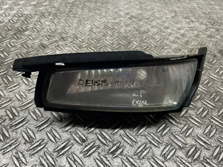 Toyota Avensis Verso (2004 - 2009) 8148244010 Кронштейн противотуманной фары — фото 1