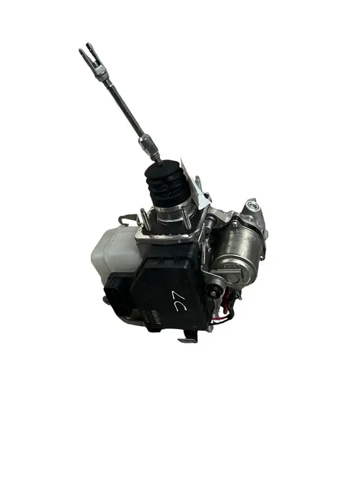 Toyota Land Cruiser (J150) (2009 - ) 8954160681 Вакуумный усилитель тормозов — фото 1
