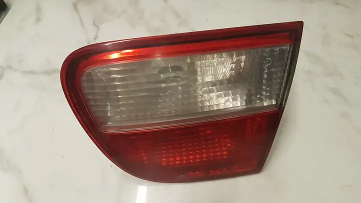 Seat Leon (1M) (1998 - 2006) 1M6945092B Задний фонарь в крышке багажника — фото 1