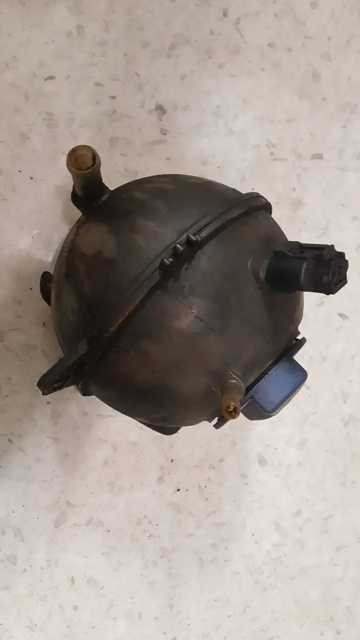 Seat Leon (1M) (1998 - 2006) ZSB1J0121403 Расширительный бачок — фото 1