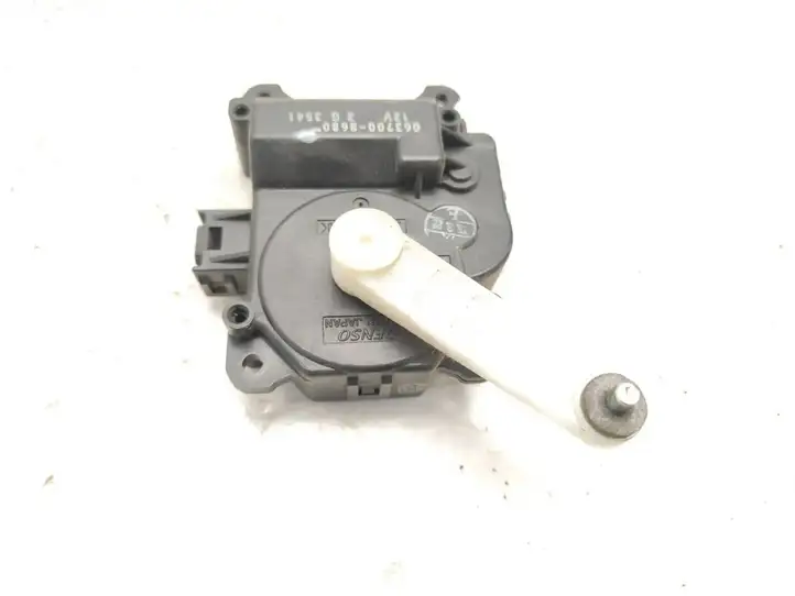 Toyota Avensis T250 (2003 - 2006) 0637008680 Двигатель задвижки потока воздуха — фото 1