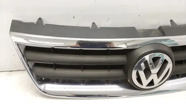 Volkswagen Touareg I (2002 - 2010) 7L6853653 Верхняя решетка радиатора — фото 2