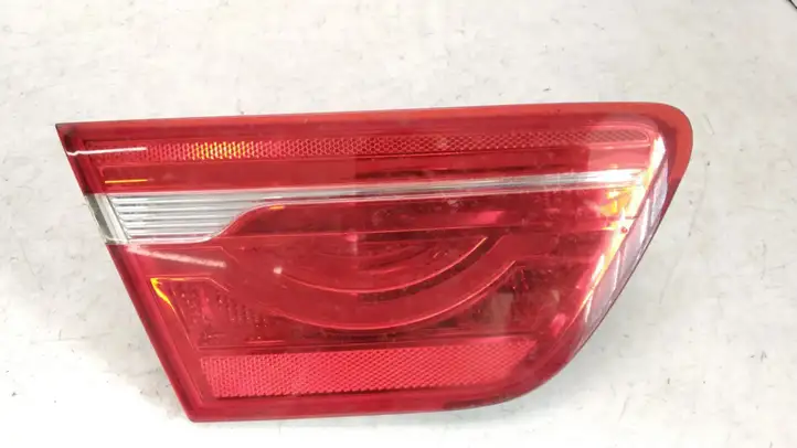 Jaguar XE (2014 - 2019) 19733901 Задний фонарь в крышке багажника — фото 1