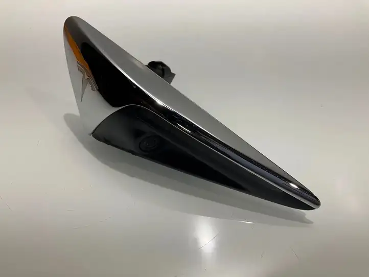 Tesla Model Y (2019 - 2024) 112510600C Поворотный фонарь крыла — фото 2