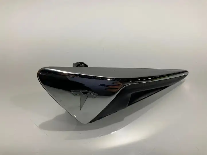 Tesla Model Y (2019 - 2024) 112510600C Поворотный фонарь крыла — фото 3
