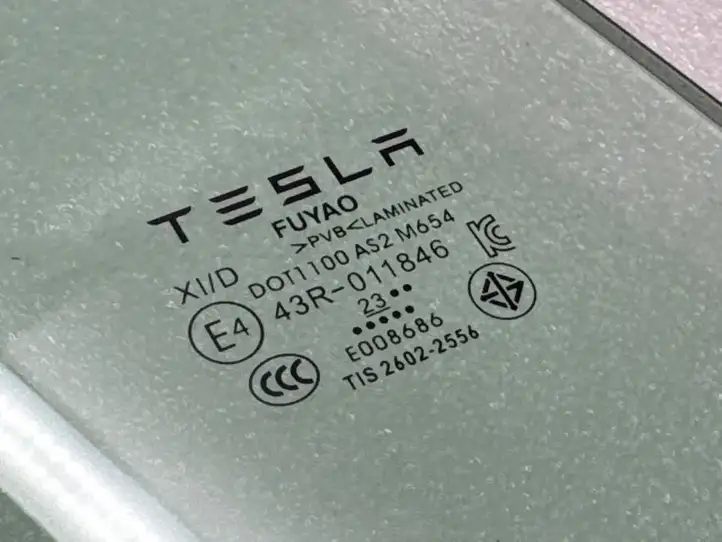 Tesla Model 3 (2024 - ) E008686 Стекло задней двери — фото 8
