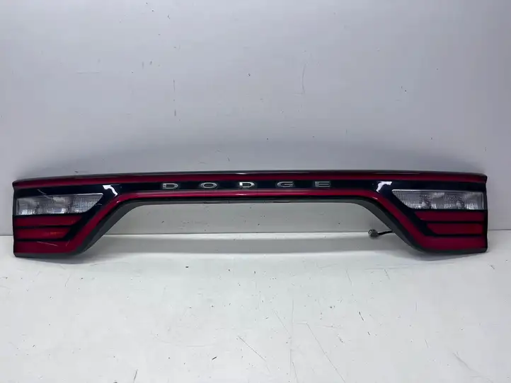 Dodge Durango (2013 - ) 68155950AF Задний фонарь в крышке багажника — фото 1