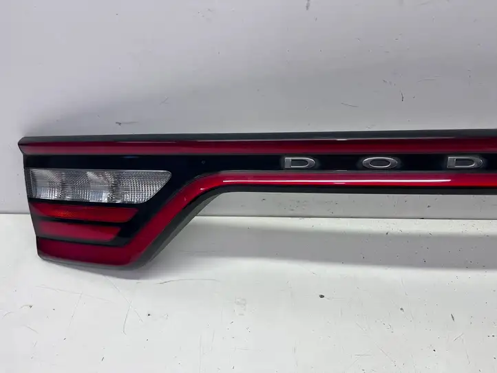 Dodge Durango (2013 - ) 68155950AF Задний фонарь в крышке багажника — фото 10