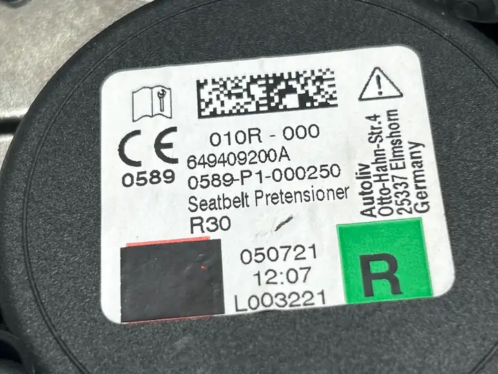 Mercedes-Benz EQC (2018 - ) A2938601600 Передний ремень безопасности — фото 7