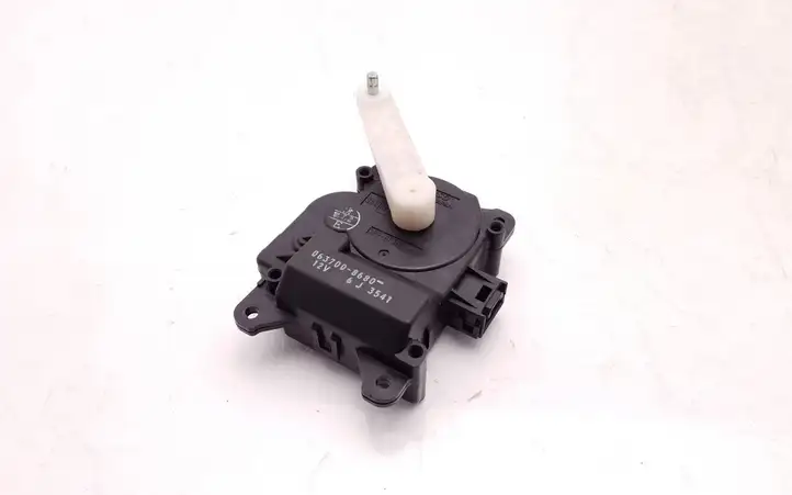 Toyota Corolla Verso AR10 (2004 - 2009) 0637008680 Двигатель задвижки потока воздуха — фото 1