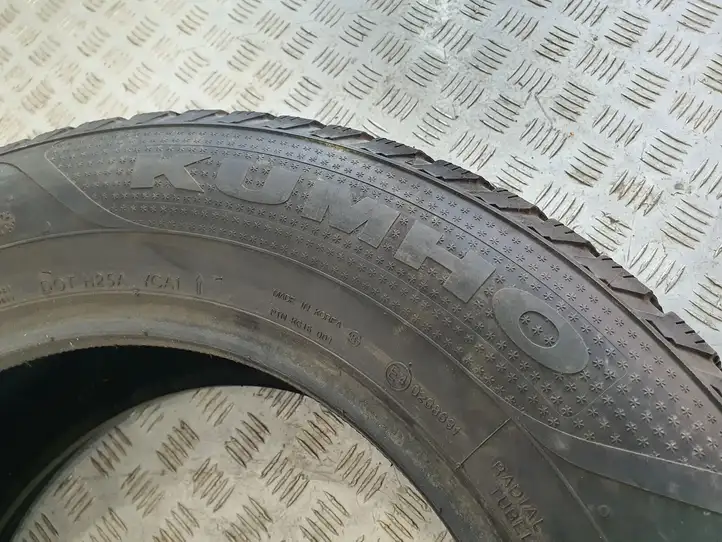 Toyota Prius (XW30) (2009 - 2015) KUMHO Зимняя шина шипованная R17 — фото 6