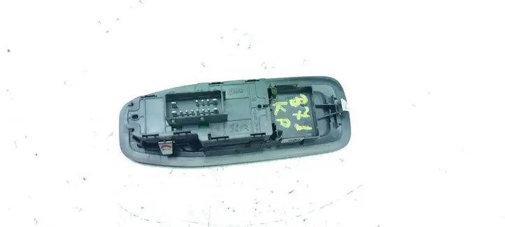 Peugeot 208 (2012 - 2015) 96751127ZD Блок кнопок стеклоподъемников — фото 7