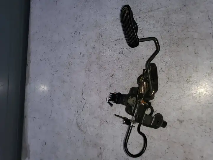 Toyota RAV 4 (XA20) (2000 - 2005) 78010-42010-0 Педаль акселератора — фото 3