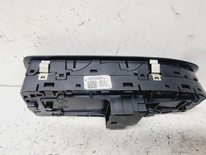 Renault Clio V (2019 - ) 254102693R Кнопка стеклоподъемников — фото 2